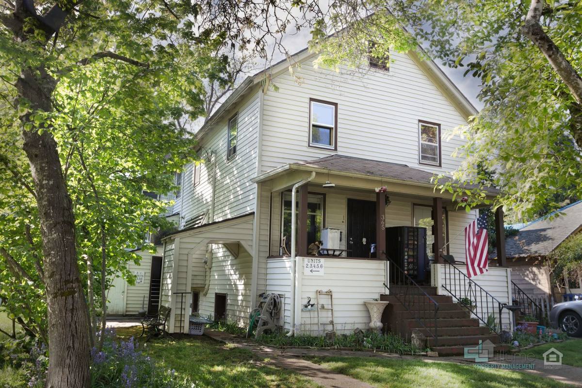 Apartment for rent at 365 16th St SE, Salem, OR 97301