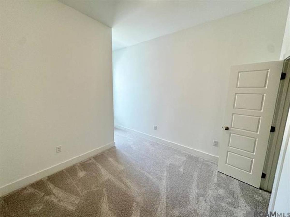 Townhouse for rent at 9664 Creekview Dr, Baton Rouge, LA 70836