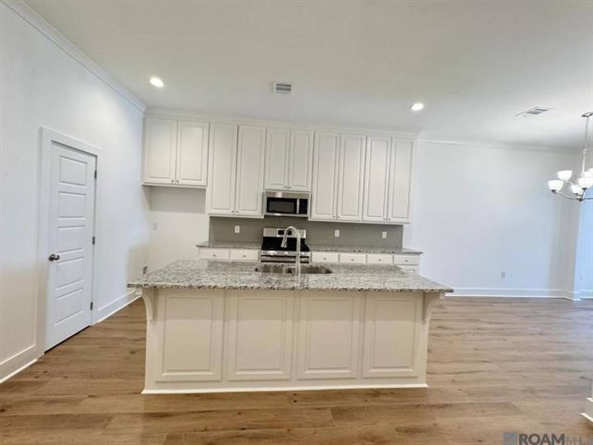 Townhouse for rent at 9664 Creekview Dr, Baton Rouge, LA 70836