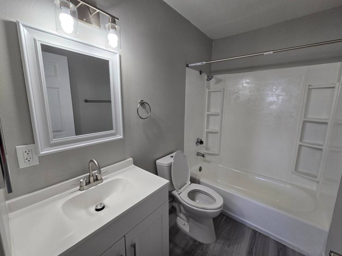 Apartment for rent at 1701 N Rancho Dr, Las Vegas, NV 89106