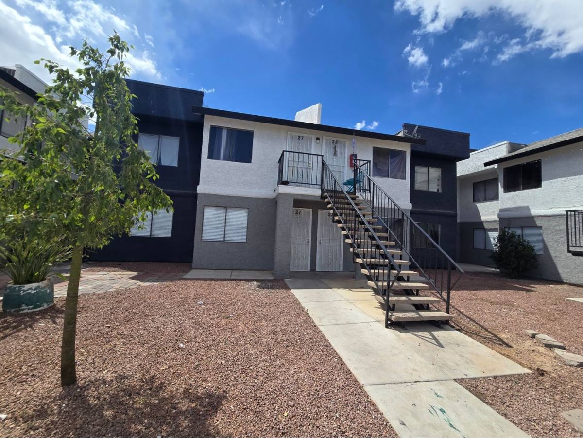 Apartment for rent at 1701 N Rancho Dr, Las Vegas, NV 89106