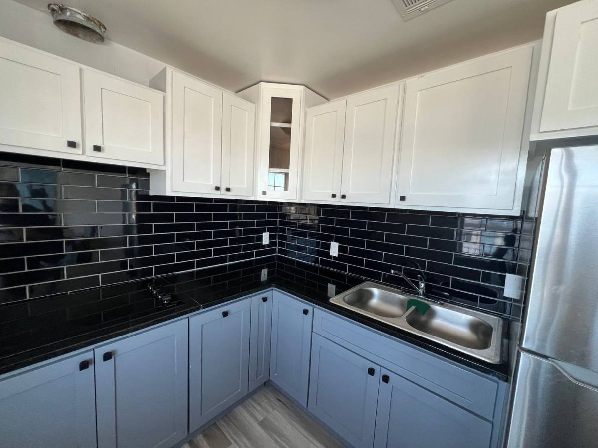 530-540 S Yarbrough, El Paso, TX 79915 - Apartment For Rent - Image 2