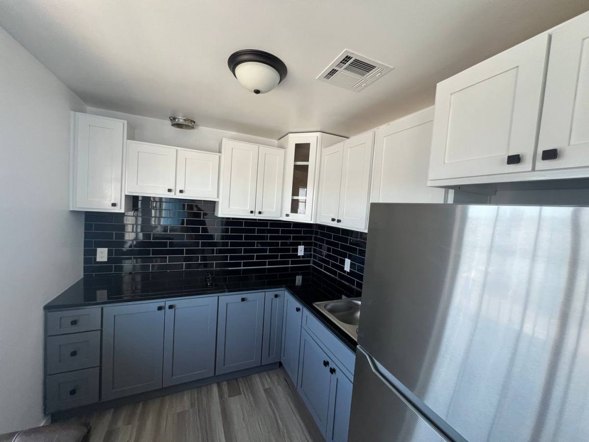 530-540 S Yarbrough, El Paso, TX 79915 - Apartment For Rent - Image 3