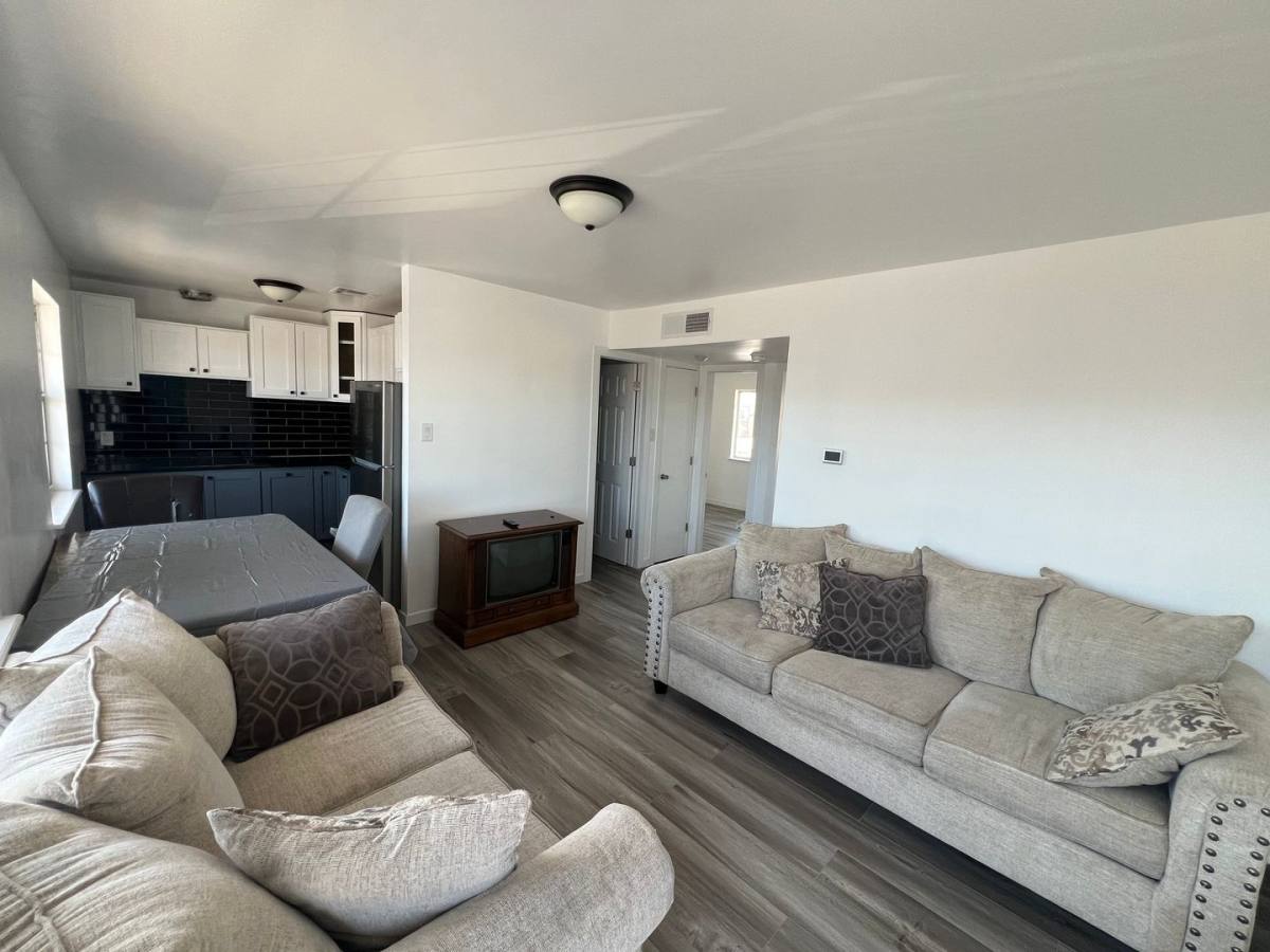 530-540 S Yarbrough, El Paso, TX 79915 - Apartment For Rent - Image 4