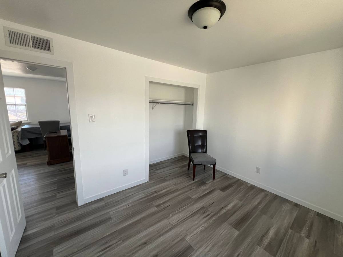 530-540 S Yarbrough, El Paso, TX 79915 - Apartment For Rent - Image 9