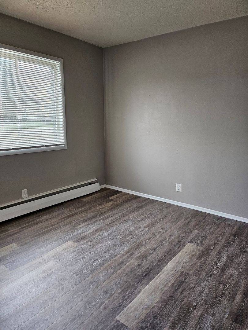 Apartment for rent at 2125 Indianola Ave, Des Moines, IA 50315