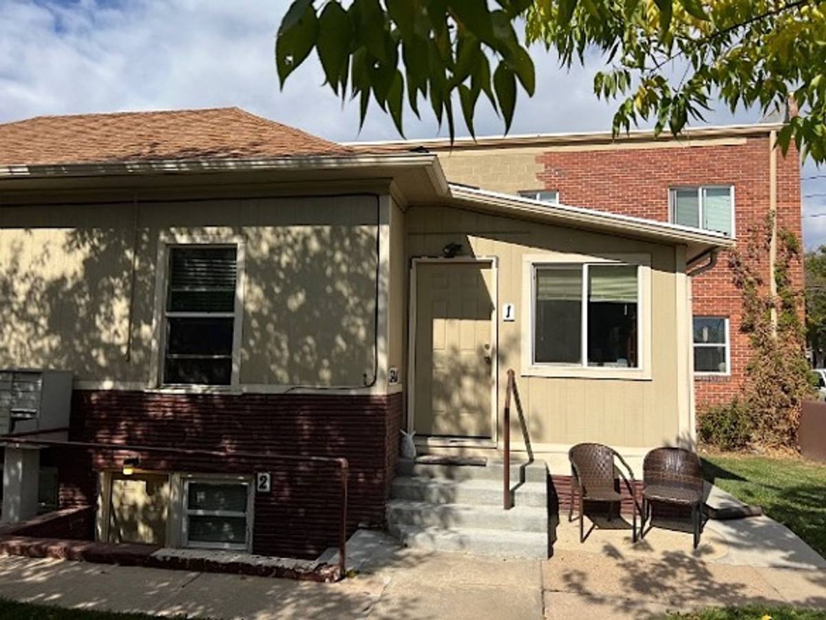 Apartment for rent at 3403 S Lincoln St, Englewood, CO 80113