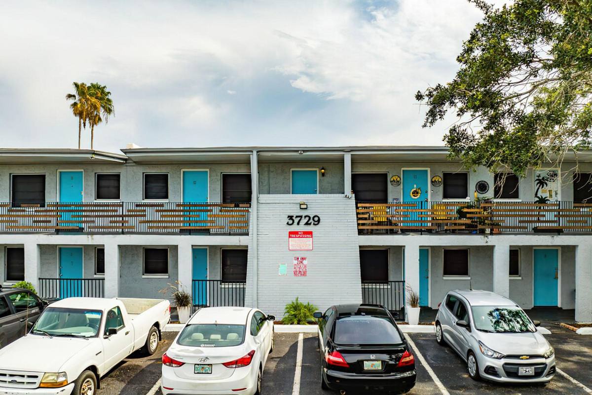 Apartment for rent at 3730 W Bay Ave, Tampa, FL 33611