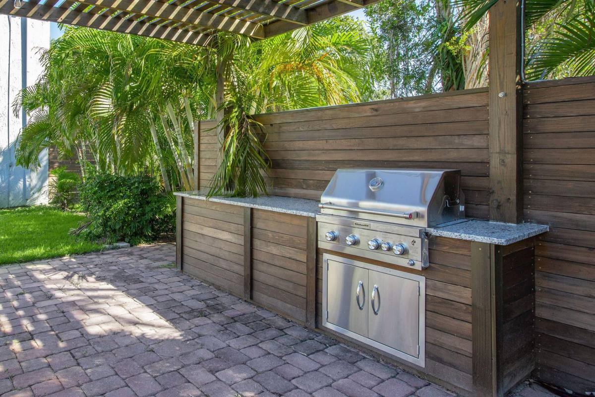 Apartment for rent at 3730 W Bay Ave, Tampa, FL 33611