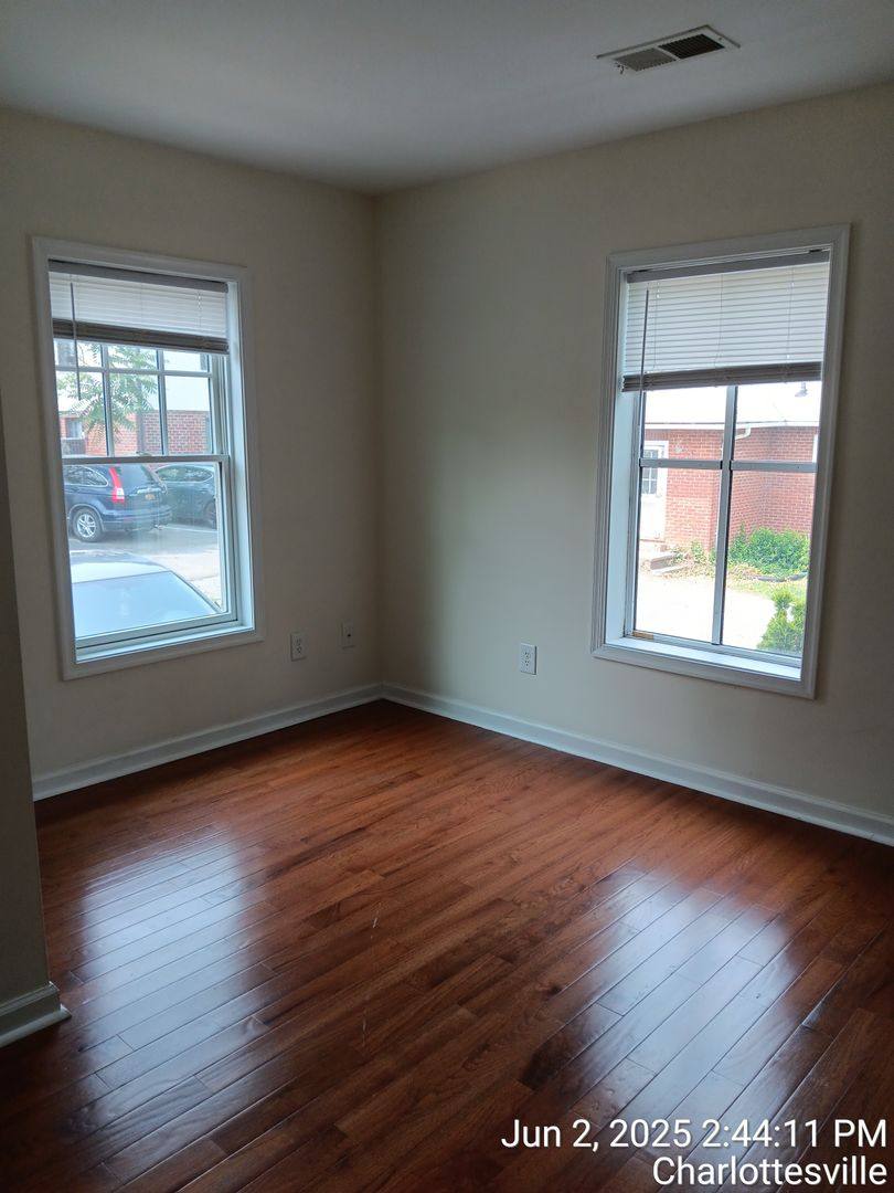 Apartment for rent at 515 14th St, Charlottesville, VA 22903