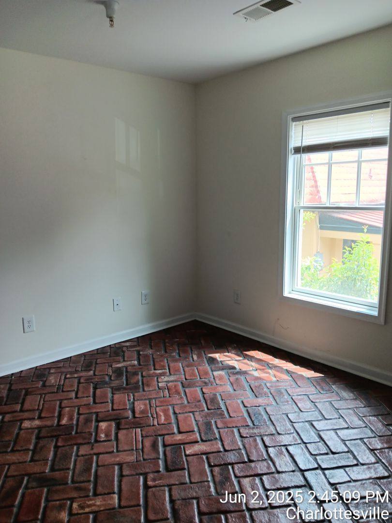 Apartment for rent at 515 14th St, Charlottesville, VA 22903
