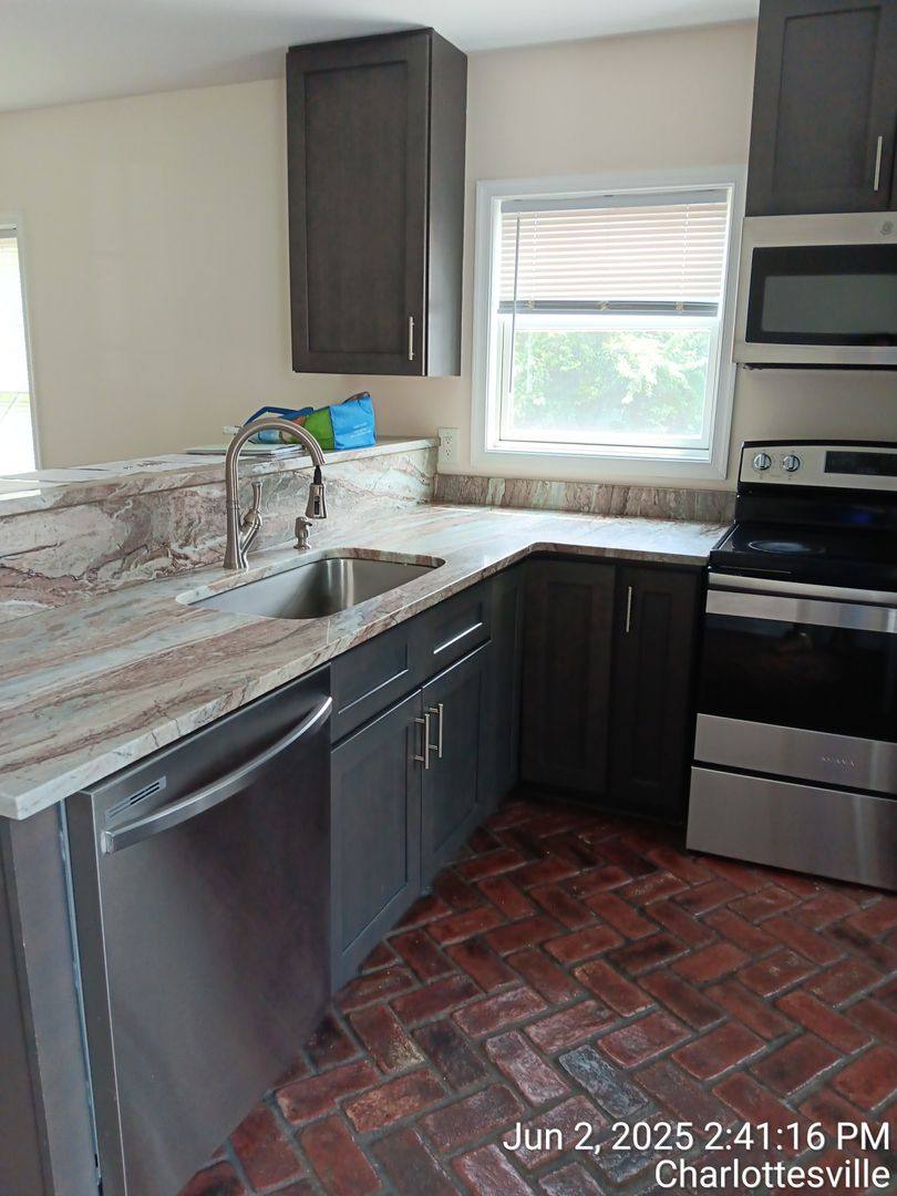 Apartment for rent at 515 14th St, Charlottesville, VA 22903