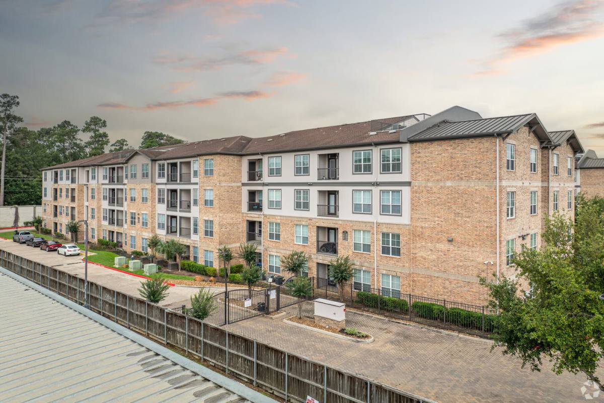 Apartment for rent at 7777 Katy Freeway, Houston, TX 77024