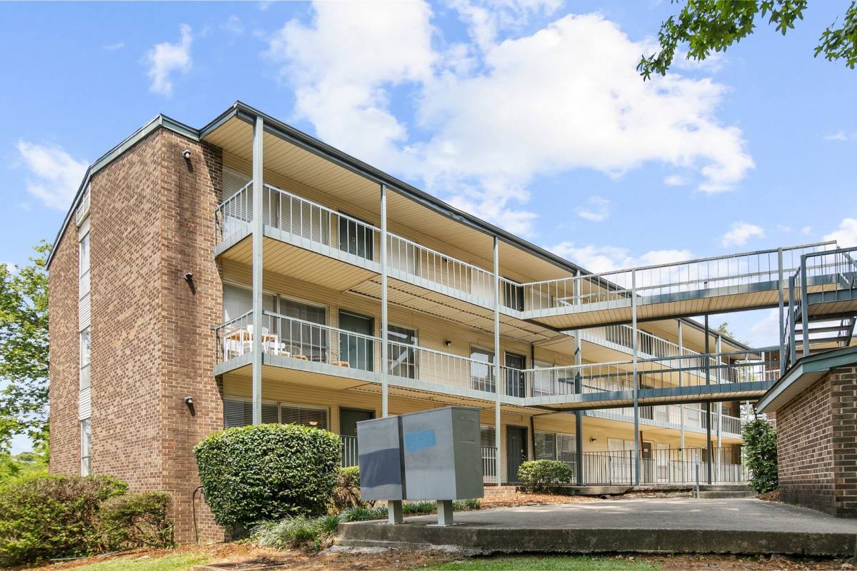 Townhouse for rent at 1504 14th Ave S, Birmingham, AL 35205