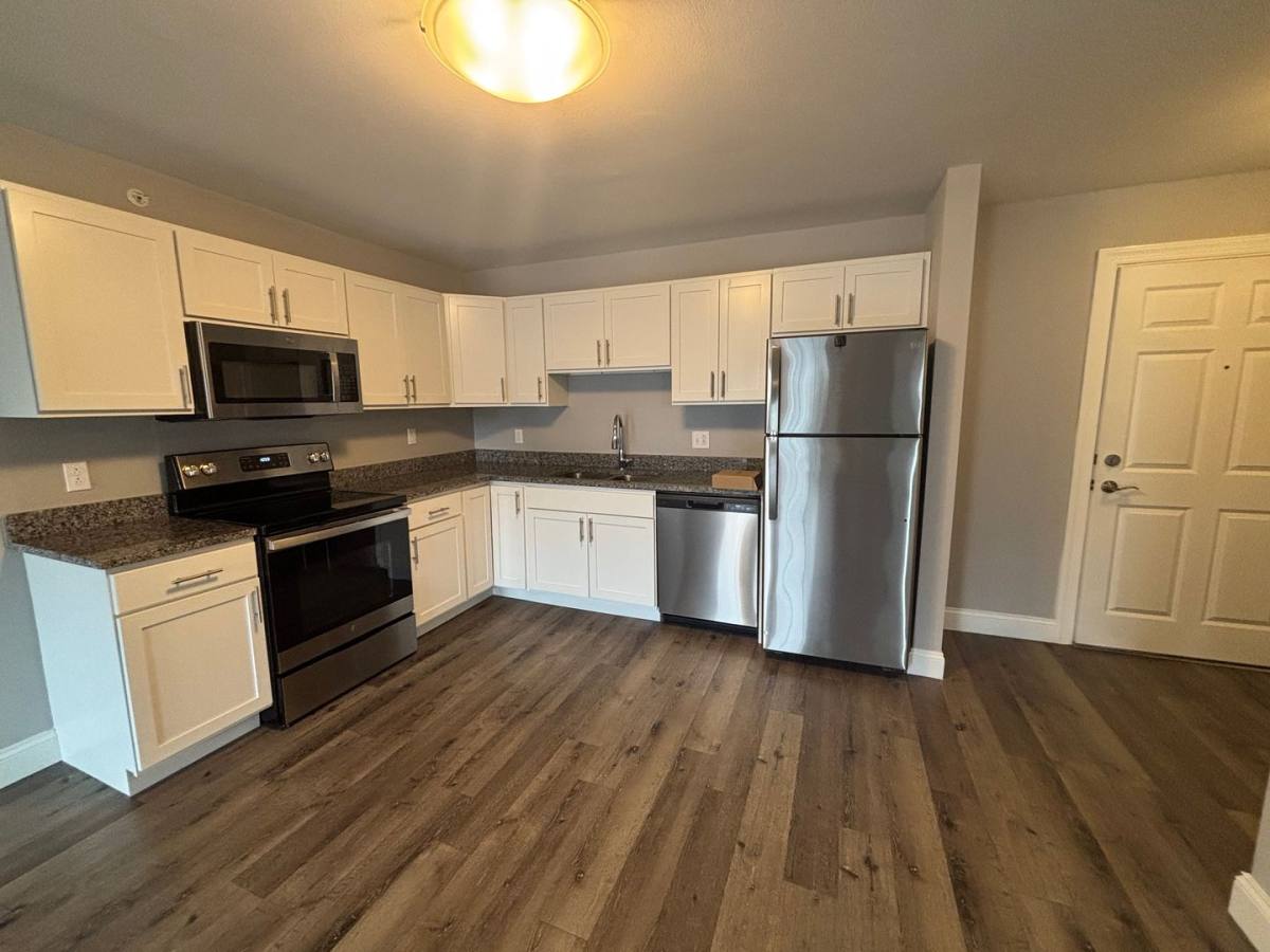 Apartment for rent at 1217 Tulip St, Liverpool, NY 13090