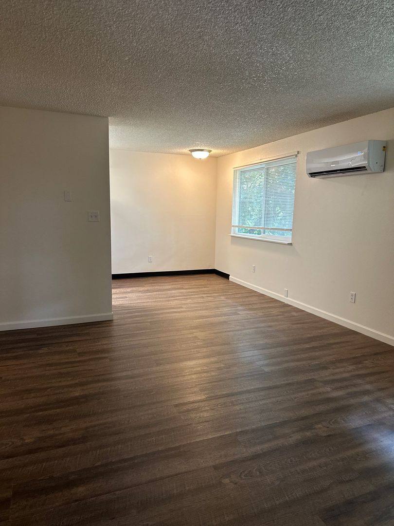 Apartment for rent at 1331 Avalon St, Klamath Falls, OR 97603
