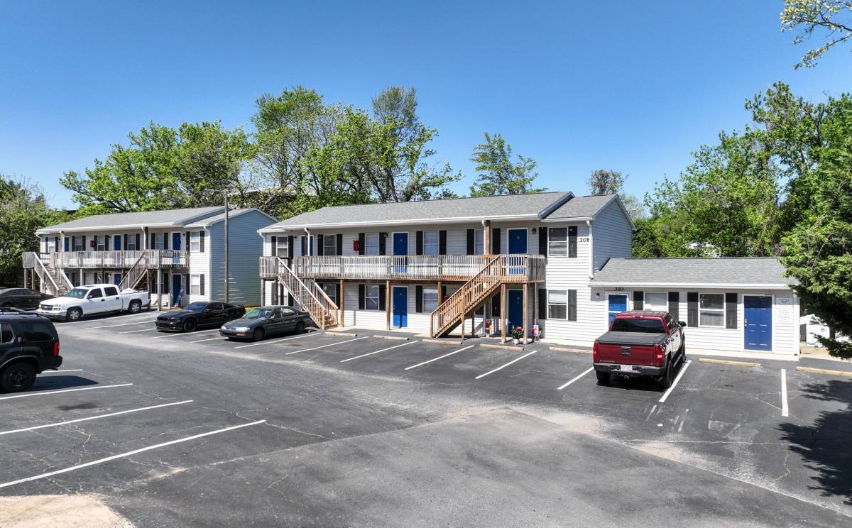 Apartment for rent at 310 Jefferson St, Kernersville, NC 27284