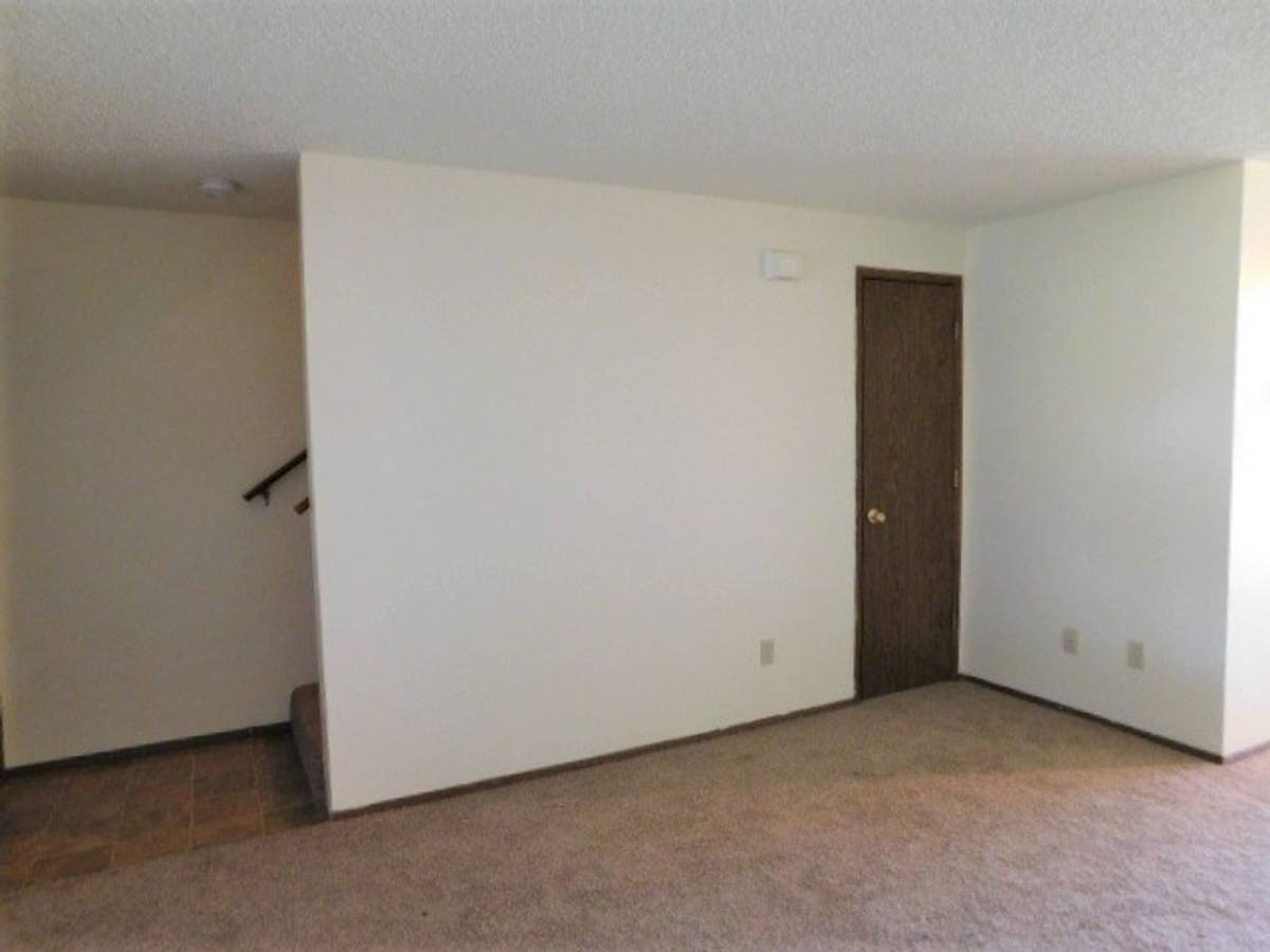 Apartment for rent at 410-416 SE 7th Ave, Mill City, OR 97360