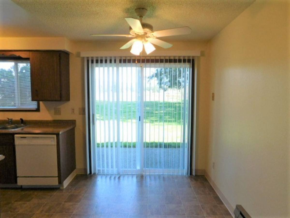 Apartment for rent at 410-416 SE 7th Ave, Mill City, OR 97360