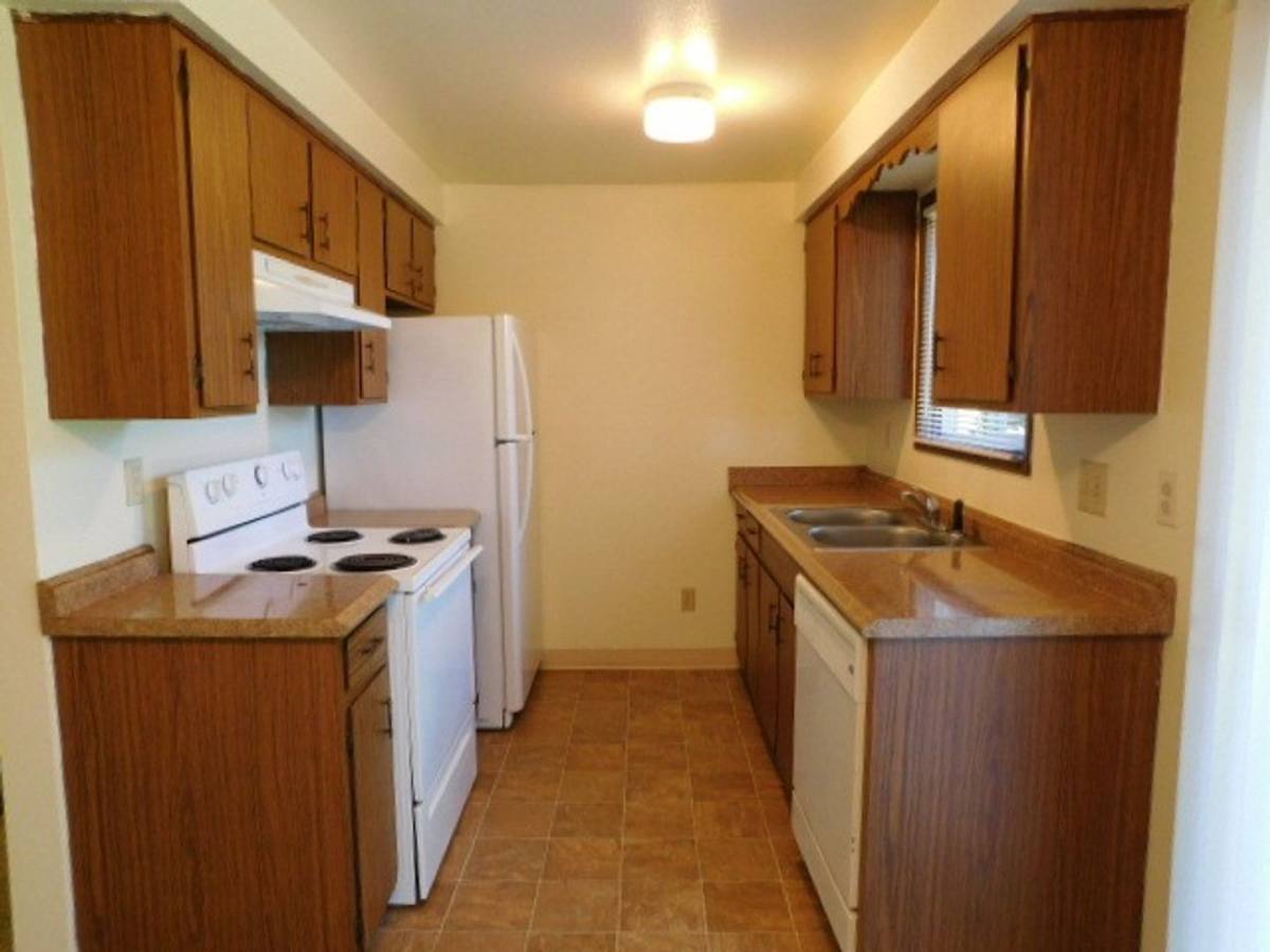 Apartment for rent at 410-416 SE 7th Ave, Mill City, OR 97360