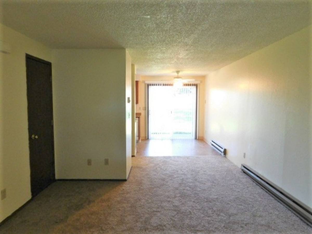 Apartment for rent at 410-416 SE 7th Ave, Mill City, OR 97360