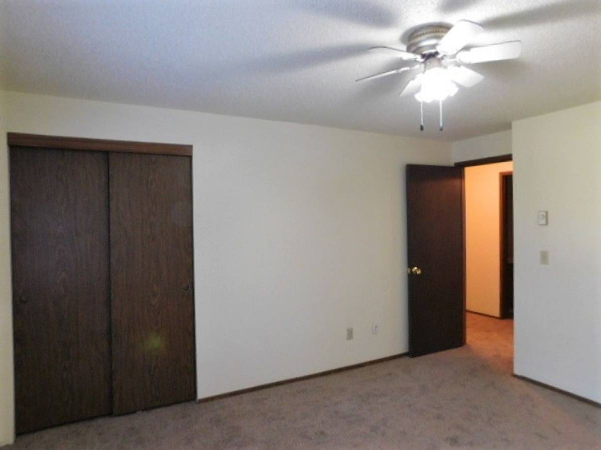 Apartment for rent at 410-416 SE 7th Ave, Mill City, OR 97360