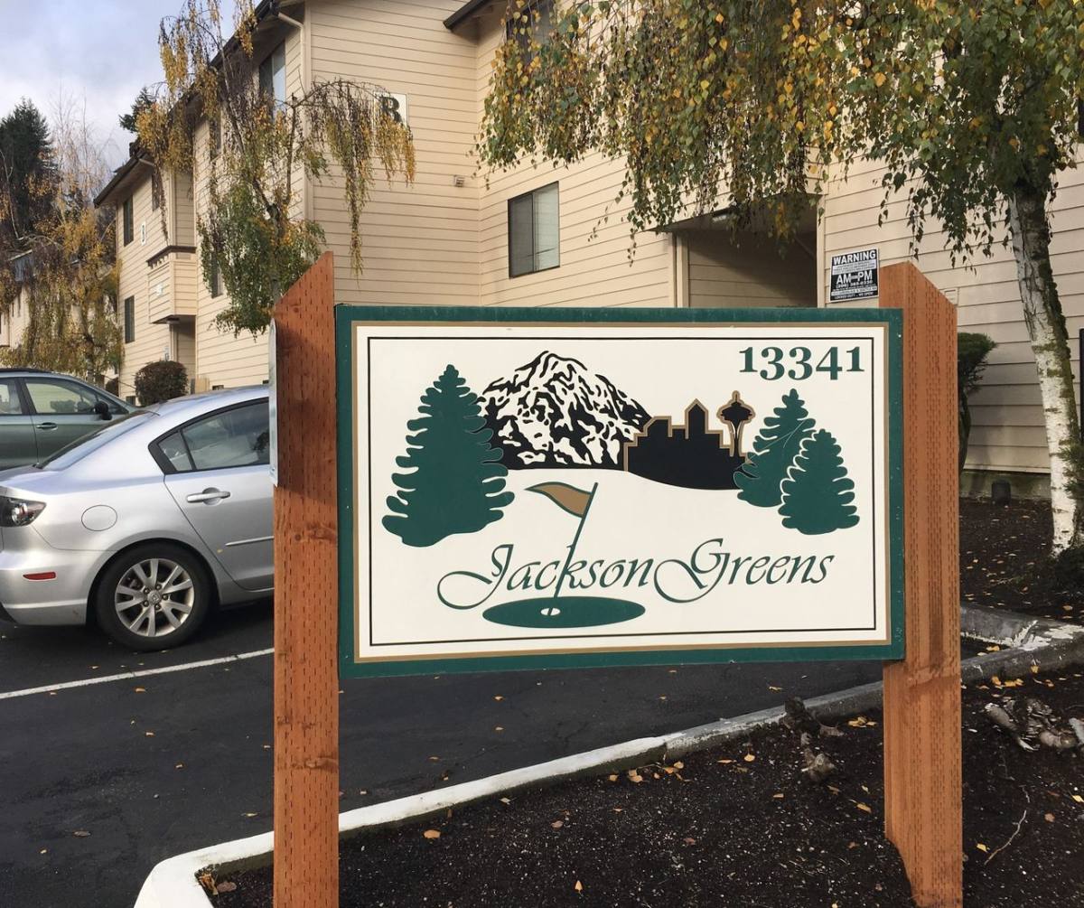 Apartment for rent at 13341 15th Ave NE, Seattle, WA 98125