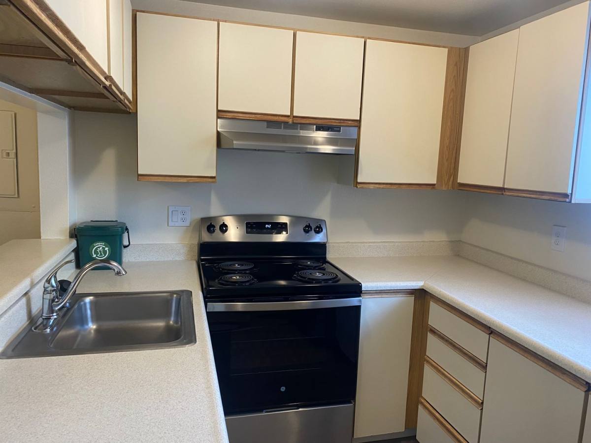 Apartment for rent at 13341 15th Ave NE, Seattle, WA 98125
