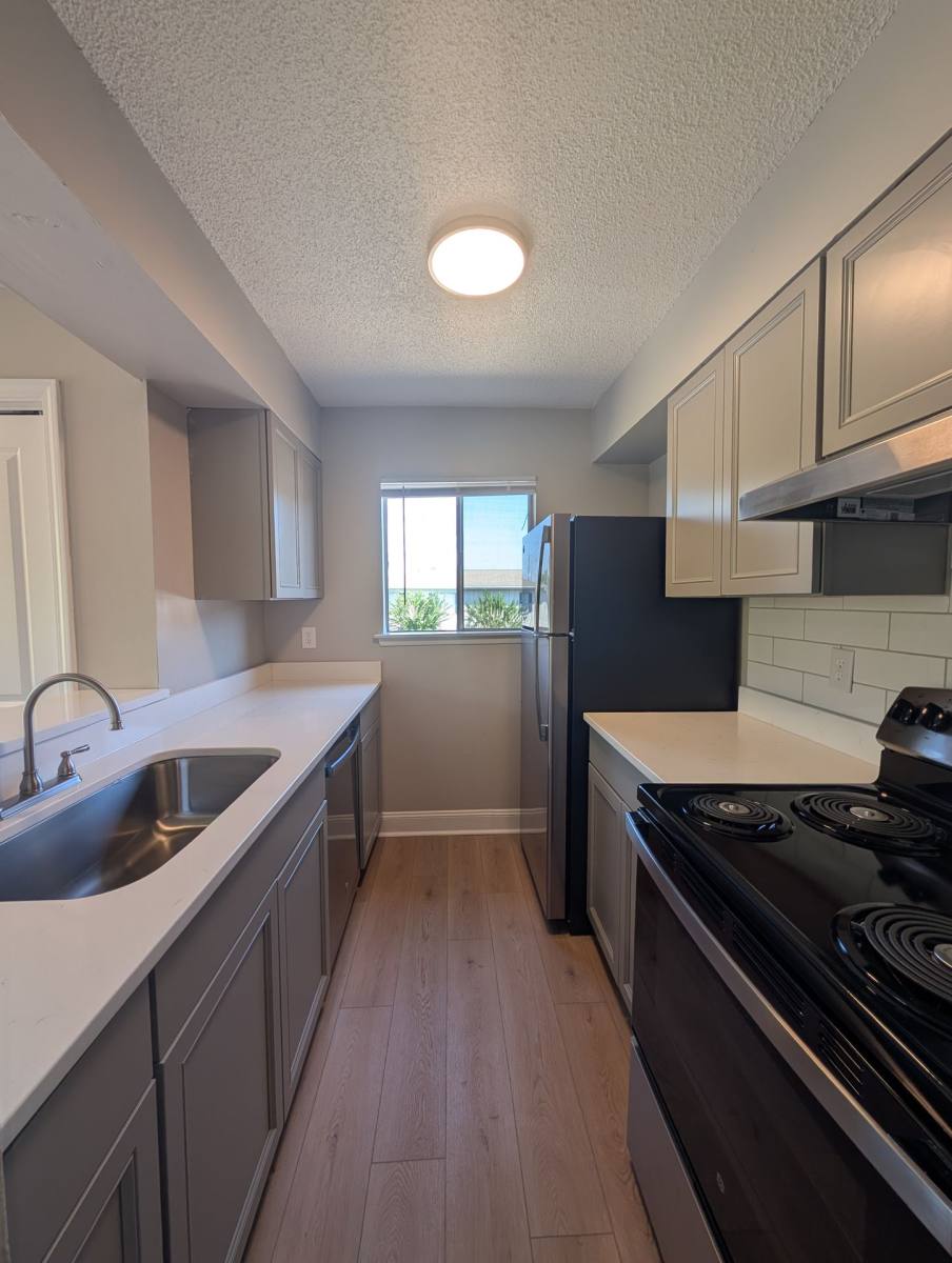 Apartment for rent at 1667 Irish Hill Dr, Biloxi, MS 39531