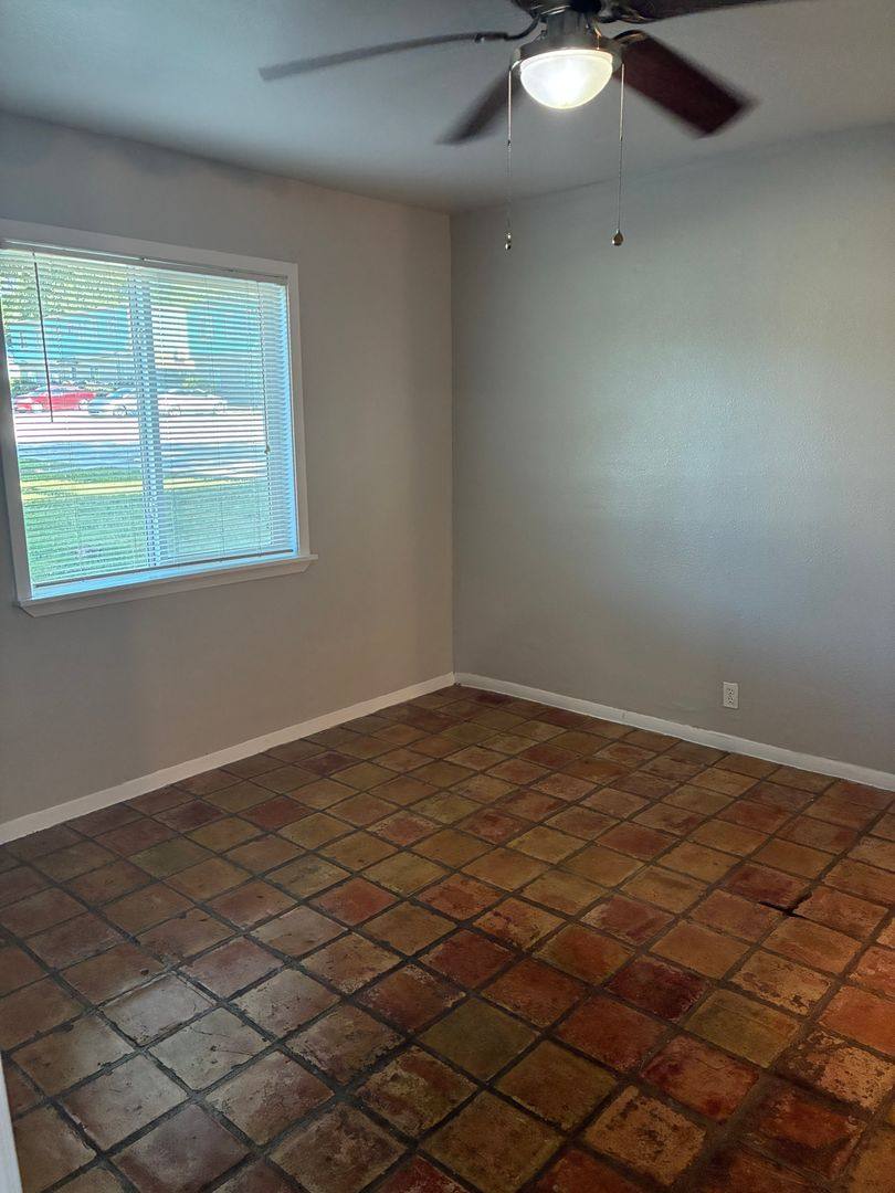 Apartment for rent at 227 Deerwood Dr, San Antonio, TX 78209