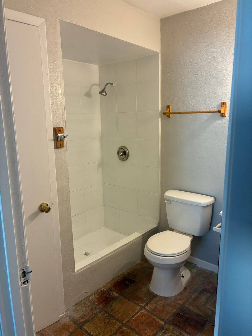 Apartment for rent at 227 Deerwood Dr, San Antonio, TX 78209