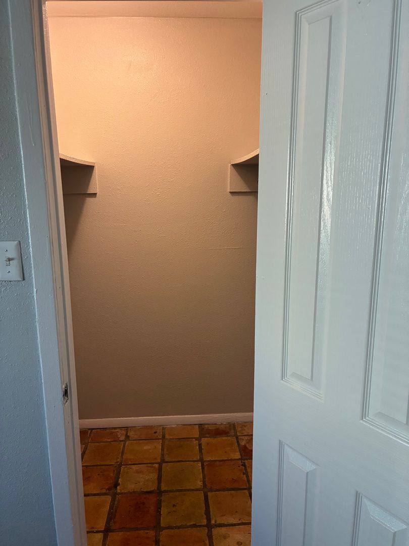 Apartment for rent at 227 Deerwood Dr, San Antonio, TX 78209