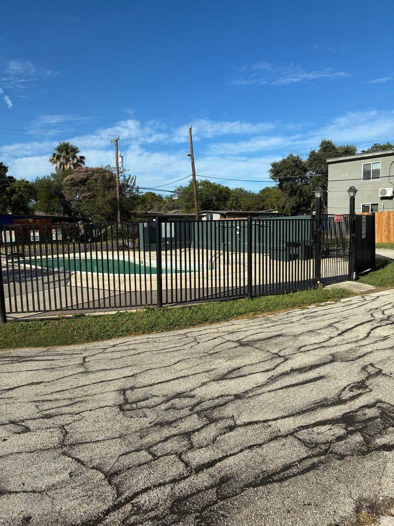 Apartment for rent at 227 Deerwood Dr, San Antonio, TX 78209