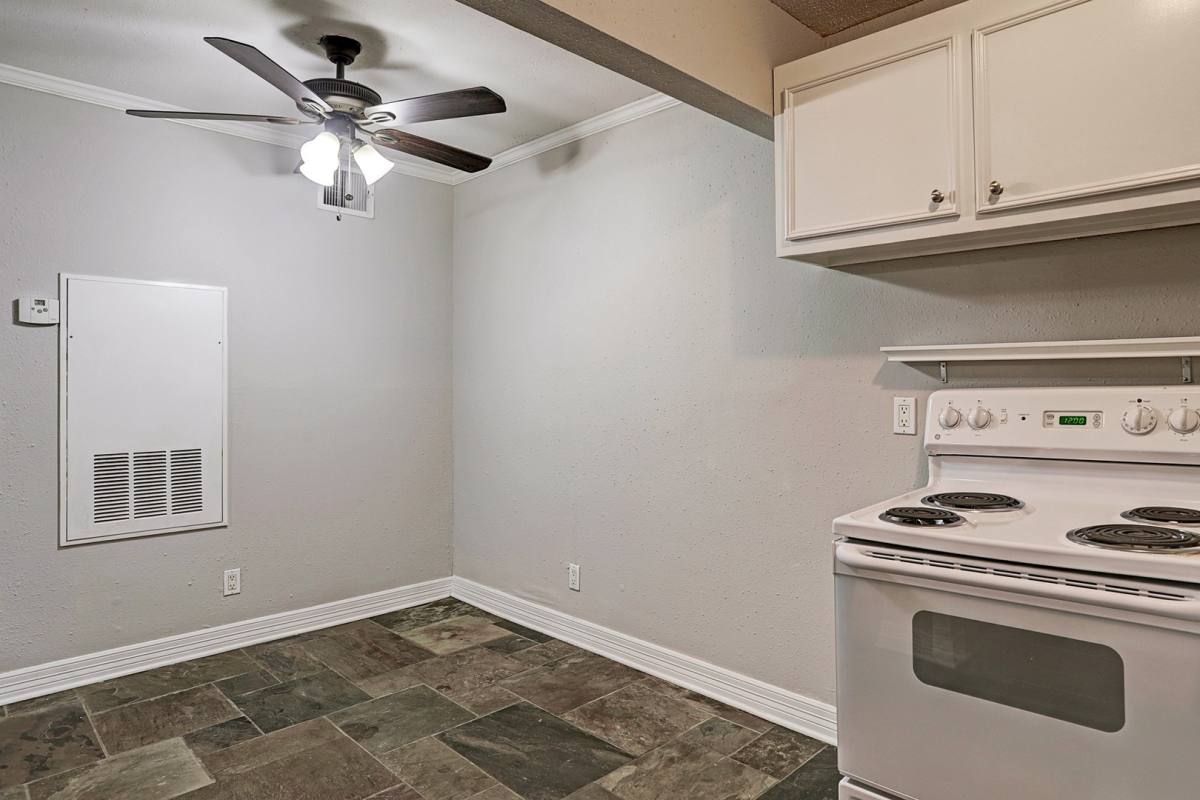 Apartment for rent at 405 Hawthorne, Houston, TX 77006