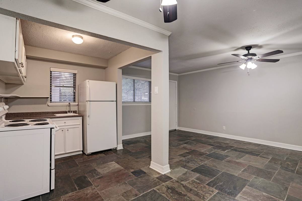 Apartment for rent at 405 Hawthorne, Houston, TX 77006
