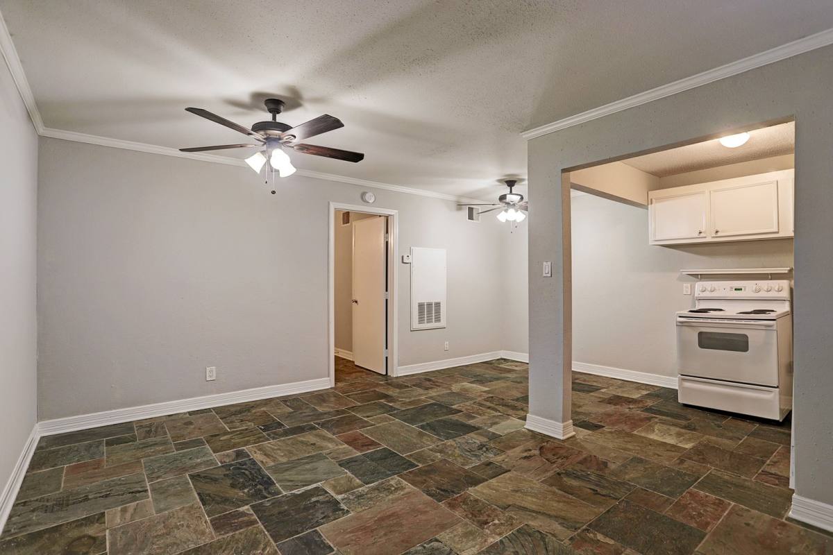 Apartment for rent at 405 Hawthorne, Houston, TX 77006