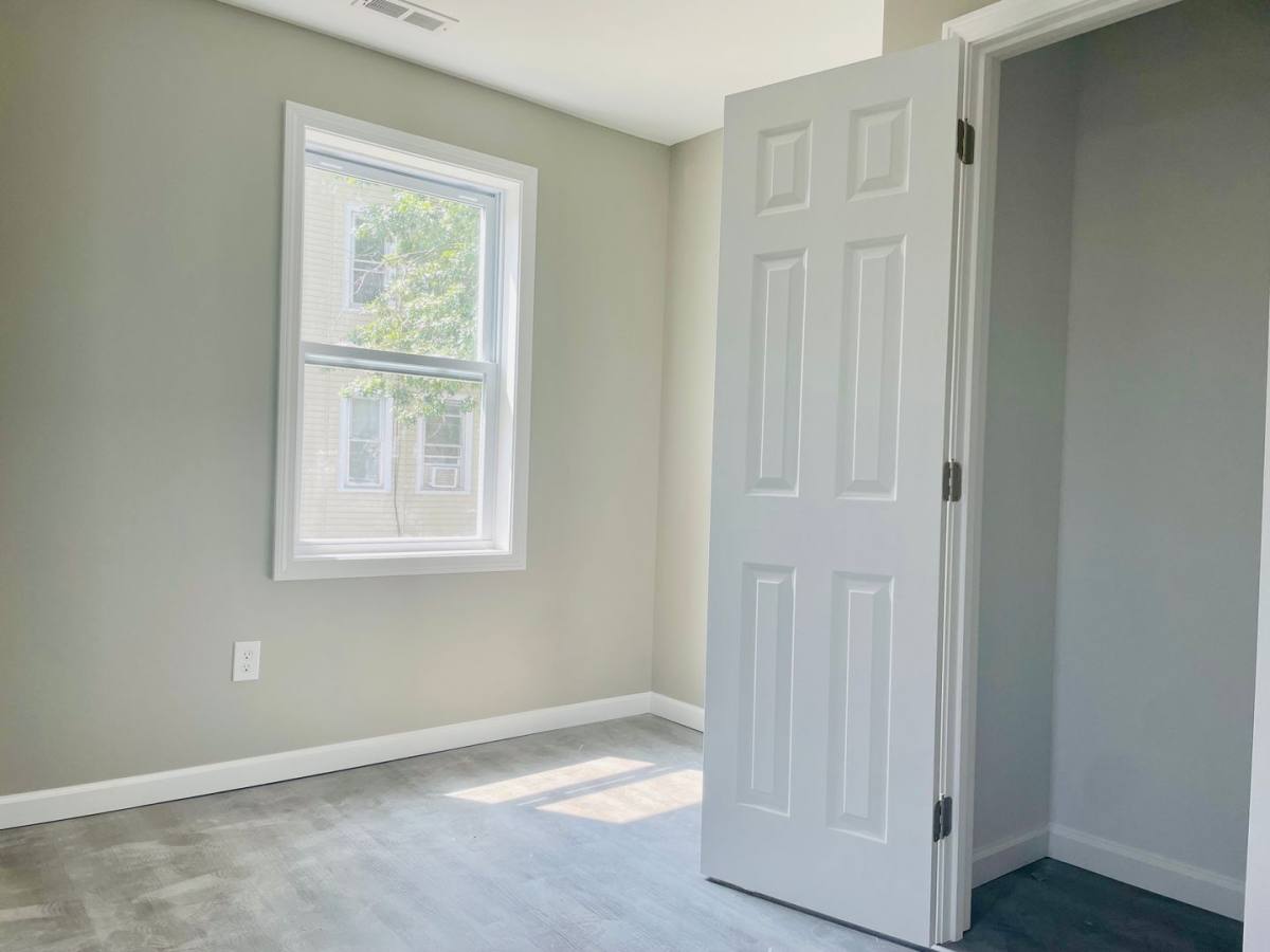 Apartment for rent at 6 Sorrento St, Springfield, MA 01108
