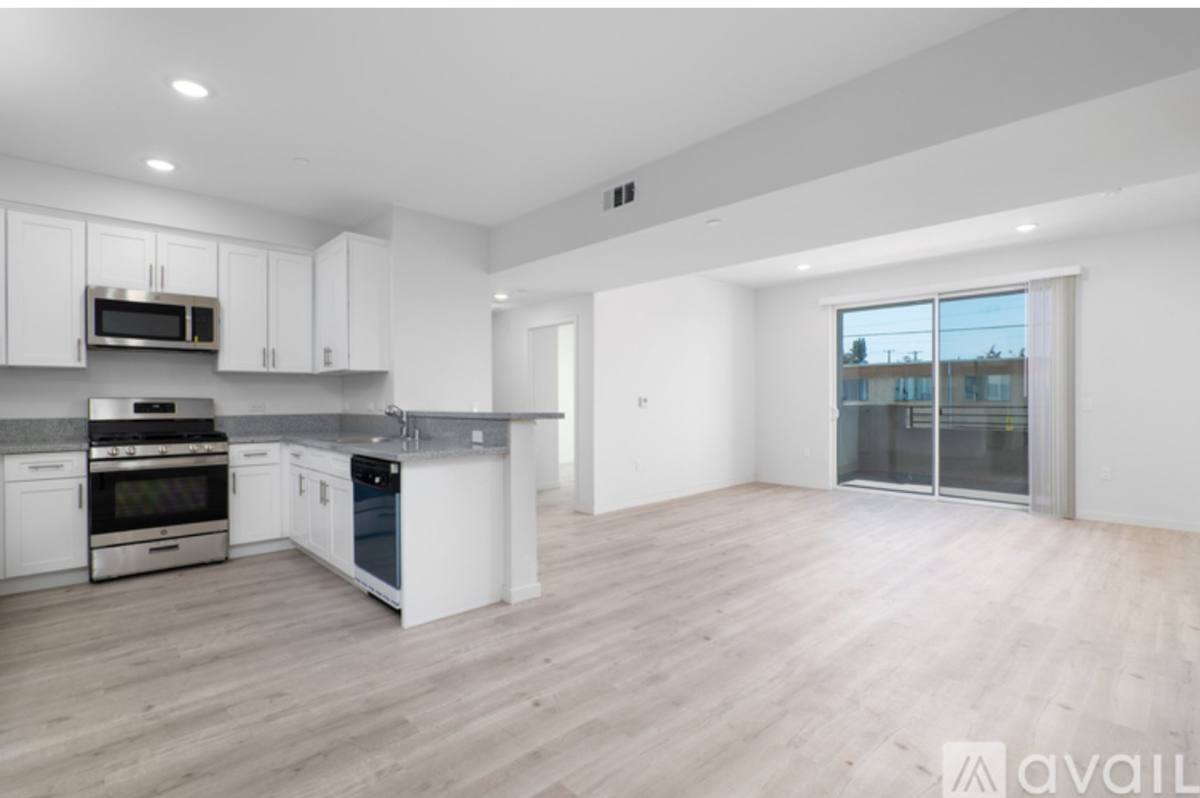 Apartment for rent at 15755 Saticoy St, Van Nuys, CA 91406