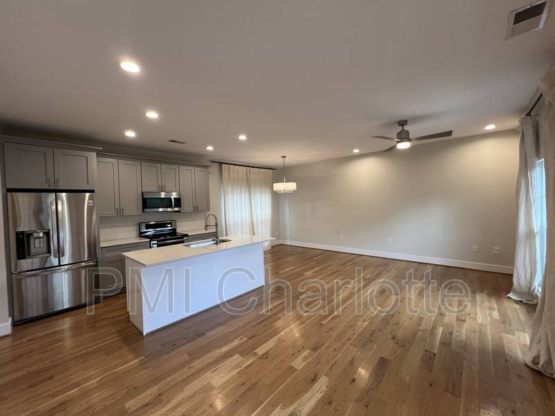 Townhouse for rent at 1106 N Alexander St, Charlotte, NC 28206
