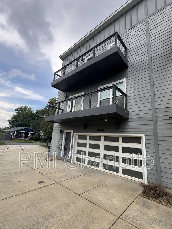 Townhouse for rent at 1106 N Alexander St, Charlotte, NC 28206