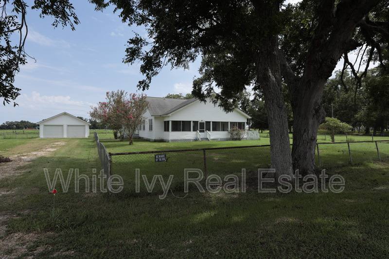House for rent at 3289 County Rd #158, Boling, TX 77420