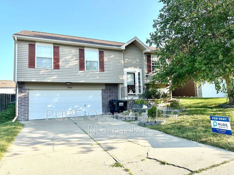 House for rent at 17814 Olive St, Omaha, NE 68136
