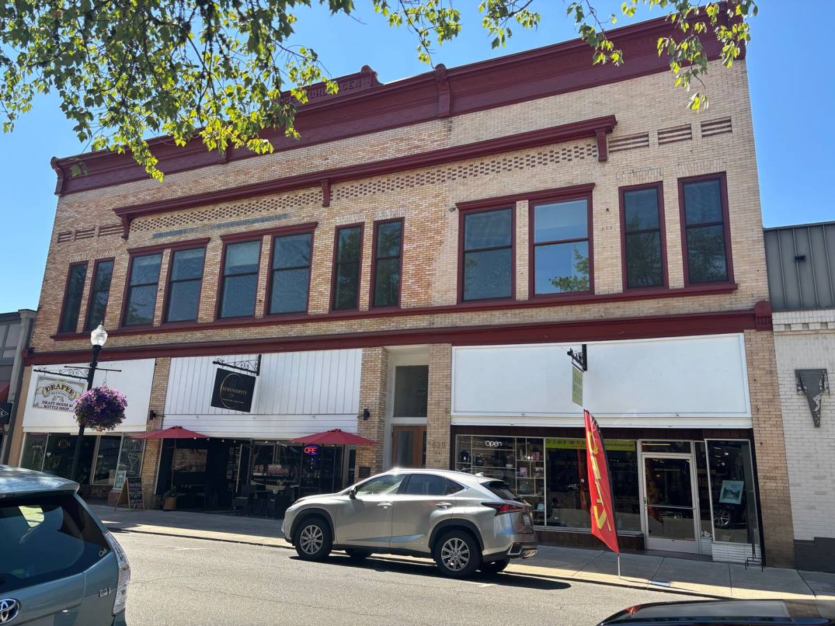 Apartment for rent at 622 SE Jackson St, Roseburg, OR 97470