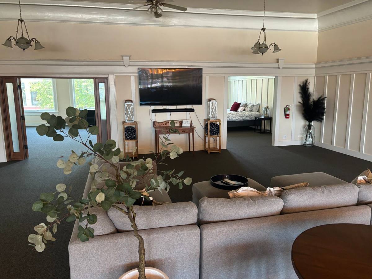 Apartment for rent at 622 SE Jackson St, Roseburg, OR 97470