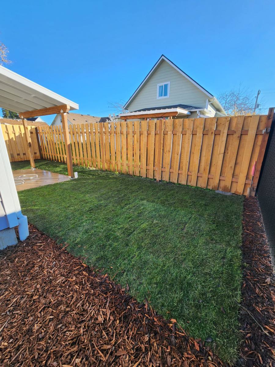 Apartment for rent at 1118 & 1122 6th Ave SE, Albany, OR 97322