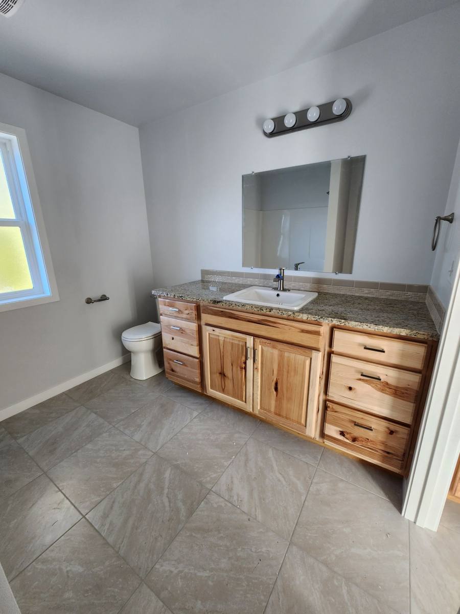 Apartment for rent at 1118 & 1122 6th Ave SE, Albany, OR 97322