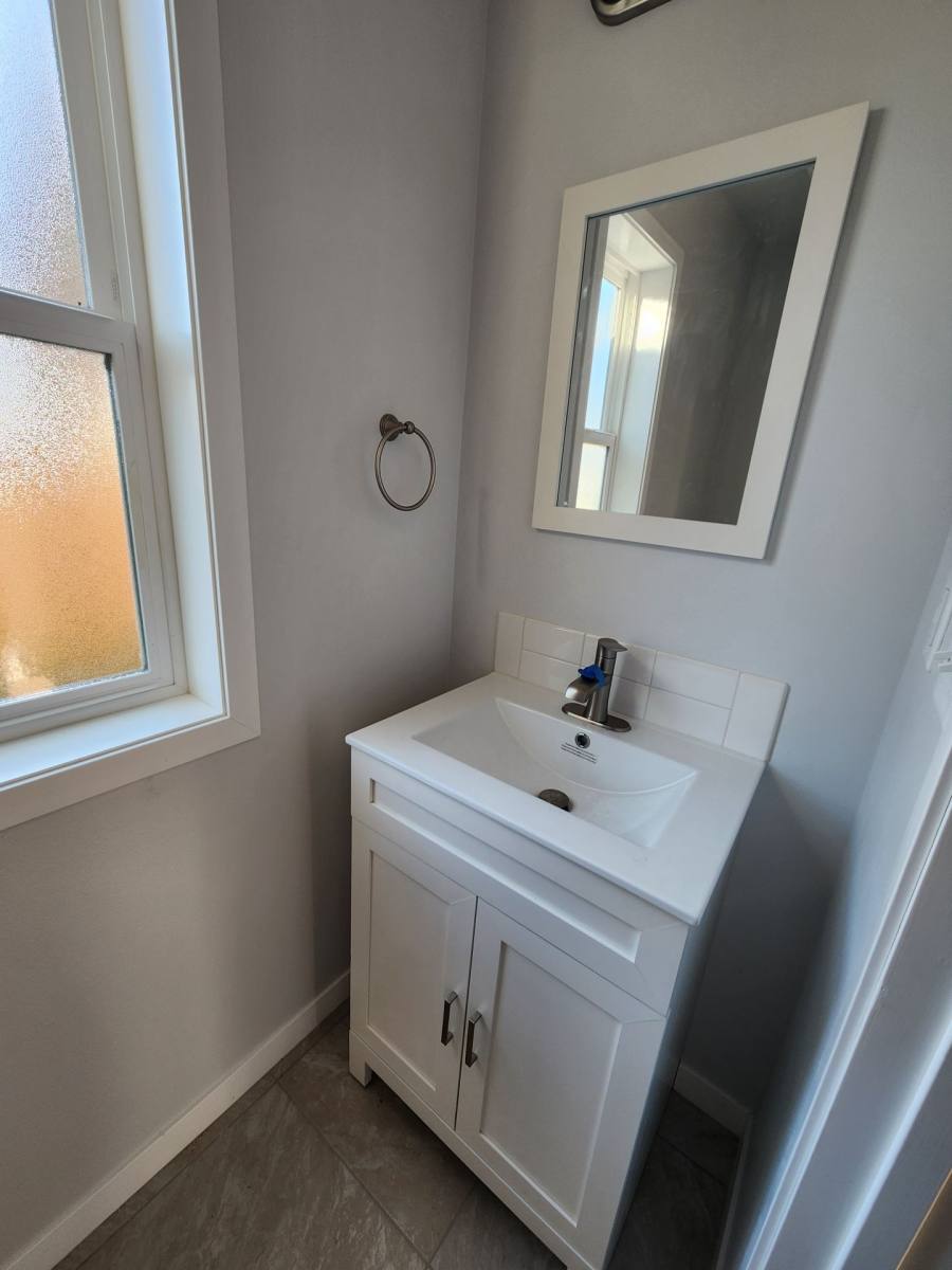 Apartment for rent at 1118 & 1122 6th Ave SE, Albany, OR 97322