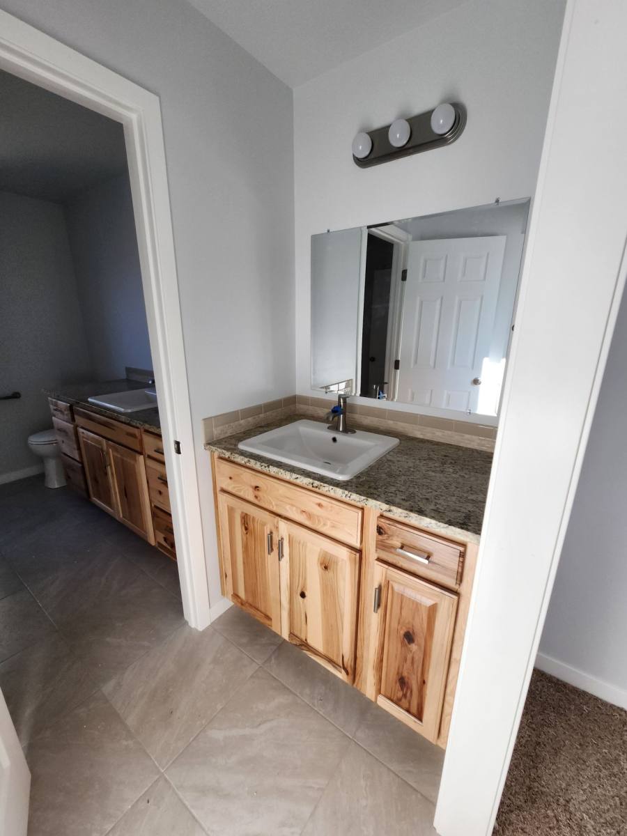 Apartment for rent at 1118 & 1122 6th Ave SE, Albany, OR 97322