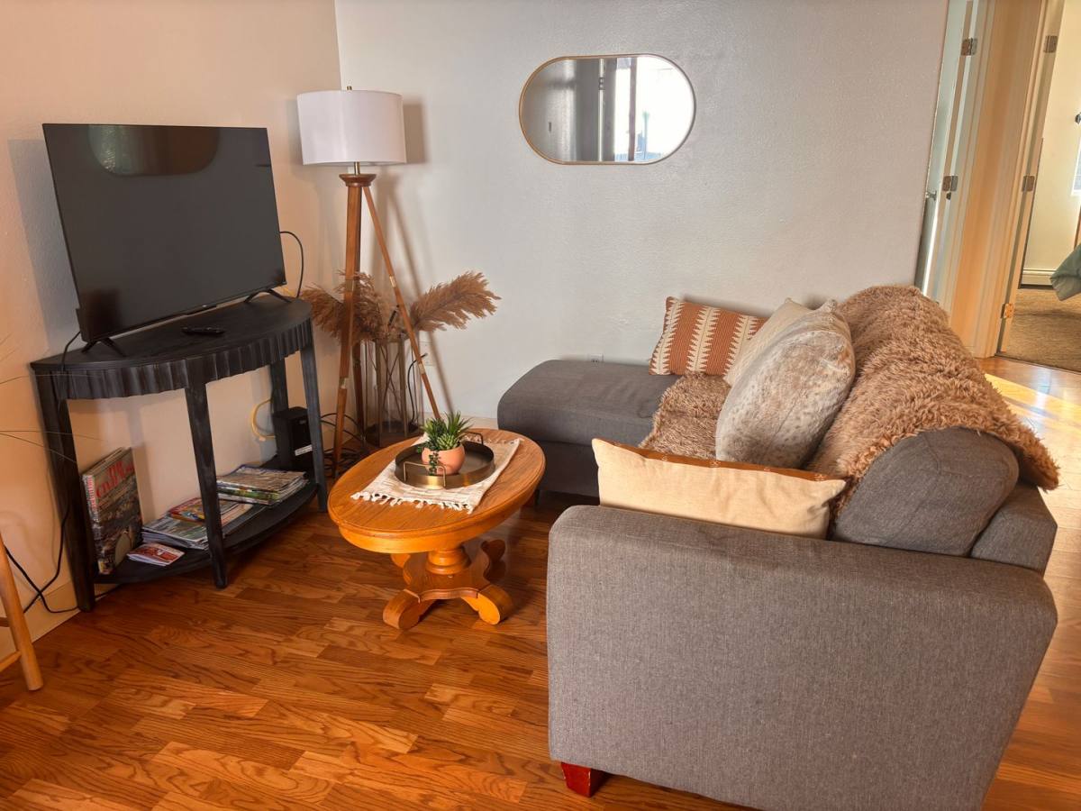 Apartment for rent at 1435 W 25th Ave, Anchorage, AK 99503