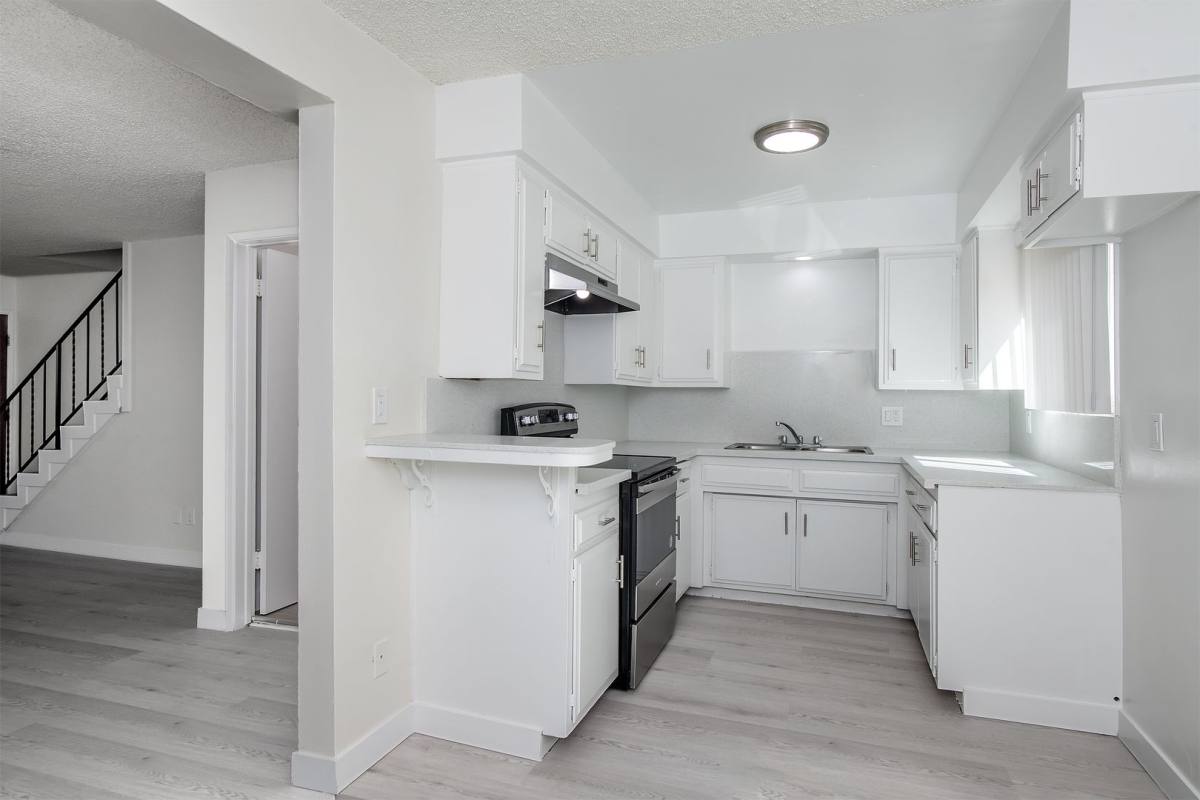 Apartment for rent at 216 Palmetto Dr, Alhambra, CA 91801